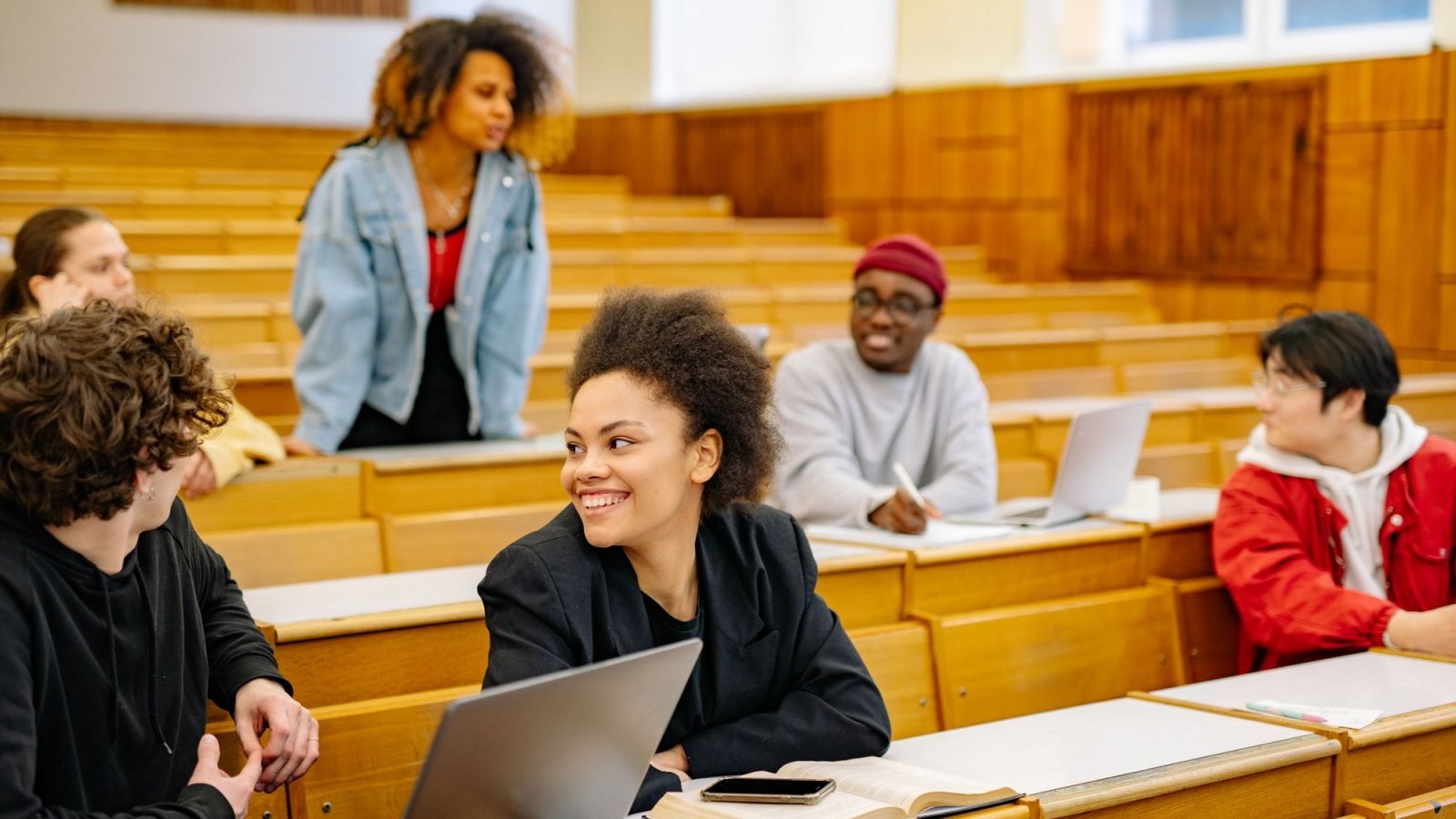 An advisor meeting a student